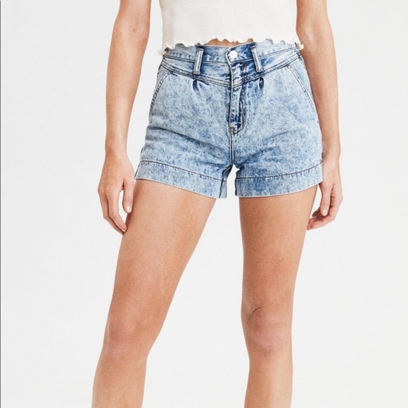 ♥︎ American Eagle Acid Wash Mom Jean Shorts ♥︎ - Picture 1 of 5